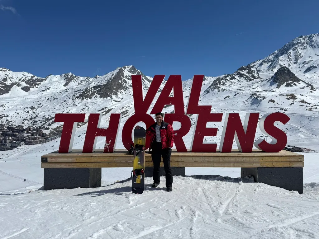 Snowboarding in Val Thorens, 2025